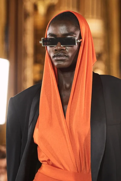 Look 143
